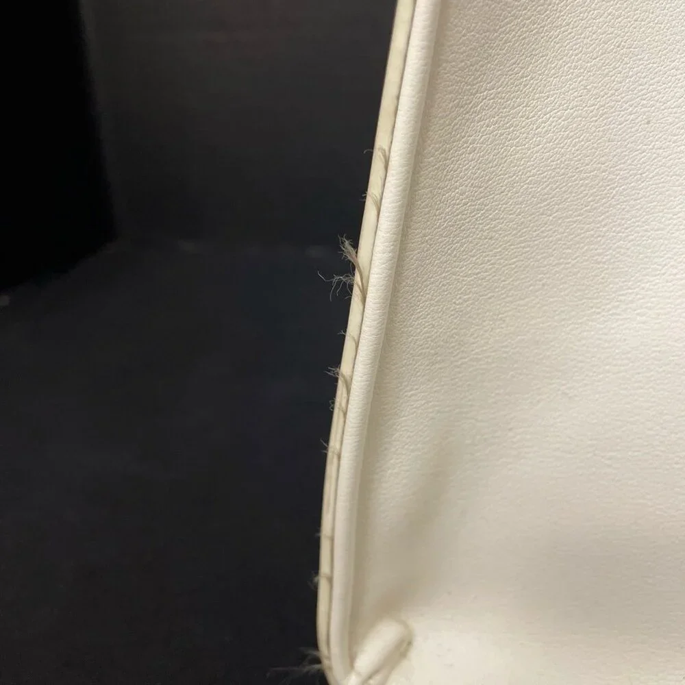White Faux Leather Handbag w/ Bamboo Double Handles Free Standing Footed - Picture 5 of 11